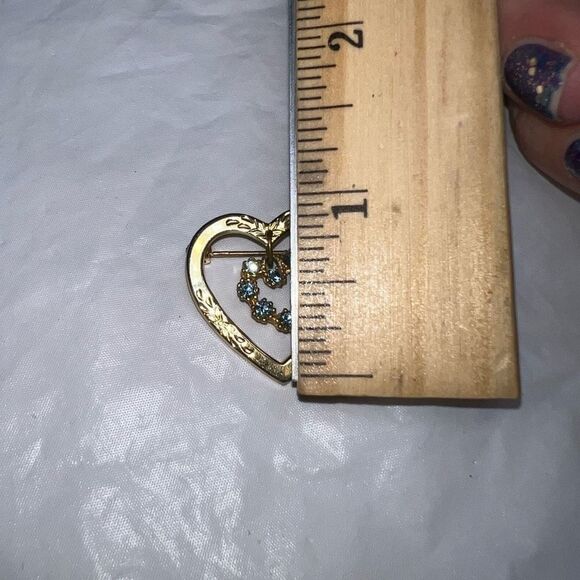 Vintage Aquamarine Dangle Heart Gold Tone Brooch - Picture 5 of 7